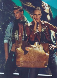 Mert__Marcus_Gucci_Cruise_2011_01.thumb.jpg.11d0175724a29ed57c686f7d74b4befc.jpg