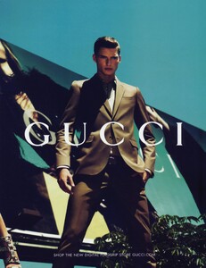 Mert__Marcus_Gucci_Cruise_2011_04.thumb.jpg.37001007896882c4e38415460886cab2.jpg