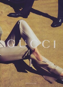 Mert__Marcus_Gucci_Fall_Winter_2010_11_02.thumb.jpg.4609fc4ec8c92a5ddb20e04dca4a6755.jpg