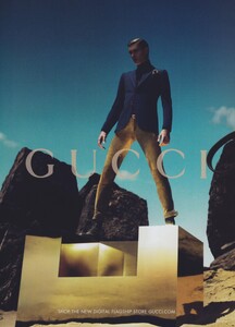 Mert__Marcus_Gucci_Fall_Winter_2010_11_05.thumb.jpg.086af4d2bb0b6a1cd0498e74347eb78d.jpg