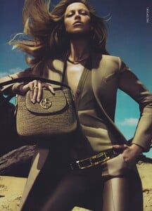 Mert__Marcus_Gucci_Fall_Winter_2010_11_06.thumb.jpg.92c5770ed89c64f9951ec8720a61e49f.jpg
