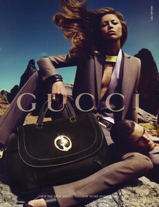 Mert__Marcus_Gucci_Fall_Winter_2010_11_09.thumb.jpg.622ea9d03bb02a70a3b8511bc05446e6.jpg