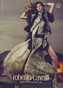 Mert__Marcus_Roberto_Cavalli_Fall_Winter_2010_11_01.thumb.jpg.612824d4835e77d0e977a11c6b3ec449.jpg