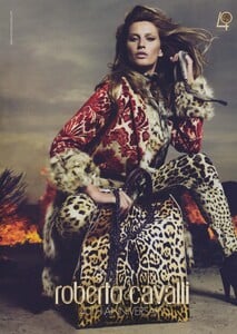 Mert__Marcus_Roberto_Cavalli_Fall_Winter_2010_11_04.thumb.jpg.51eab2c83d6794856aa50f8e2d0c055b.jpg