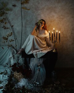 Moody fall   Candles, cozy atmosphere, leaves.. How much I love this part of fall, where you feel much tighter and preparing for cold winter. When November comes, I feel like a bear, moving into warmer coner o (1).jpg