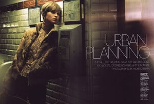 NataliaSemanova-ElleUSASeptember2000-UrbanPlanning-PhotoAndreCarrara1.thumb.JPG.ef977db3815564b310926e6bc71cbd15.JPG