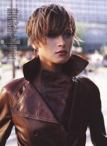 NataliaSemanova-ElleUSASeptember2000-UrbanPlanning-PhotoAndreCarrara6.thumb.JPG.0d8330c2fd9163a8807ee3fab1428dab.JPG