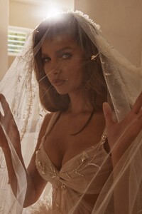 Persephone+Veil+Leah+Da+Gloria+Couture+VIII+Collection+.jpg