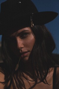 VICTORIA-5-1365x2048.jpg