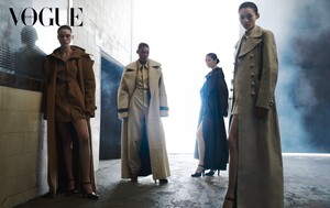VOGUE-KOREA-2023-September-Newton-Women-by-Heejune-Kim-1-scaled.thumb.jpg.fbb245522dd9b9de4a35980f4170e2cf.jpg
