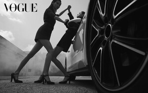 VOGUE-KOREA-2023-September-Newton-Women-by-Heejune-Kim-2-scaled.thumb.jpg.d795d2721eacd8300aebcfb407ce3990.jpg