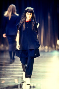 YohjiYamamoto1992WomenRTW51.thumb.jpg.7dc6fd5a7ea4f50c6dba2be9e54d4342.jpg