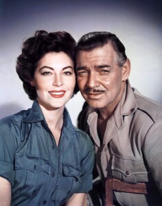 avagardner56.thumb.jpg.39c2d343cb7455ed8b0f804a9b14f08b.jpg