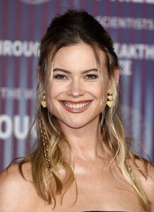 behati-prinsloo-at-10th-breakthrough-prize-ceremony-in-los-angeles-04-13-2024-3.jpg