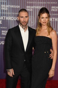 behati-prinsloo-attends-the-10th-annual-breakthrough-prize-ceremony-in-los-angeles-26413614724.jpg
