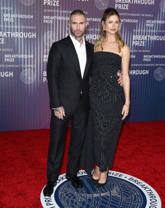 behati-prinsloo-attends-the-10th-annual-breakthrough-prize-ceremony-in-los-angeles-66753614720.jpg