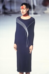 bouganims98chalayan-20.thumb.jpg.a5db672e599bcb0434328cfaf32dff81.jpg