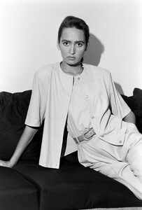 calvin-klein-resort-1986-2.thumb.jpg.535b2330764d8a0c0bd0fd732c45efc1.jpg