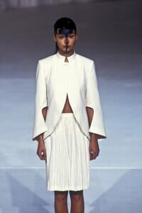 claudels98chalayan-54.thumb.jpg.c5a3c271071a6b5d7966635719fd13e5.jpg