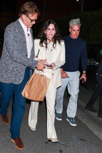 courteney-cox-arrives-for-dinner-at-funke-in-beverly-hills-04-19-2024-0.jpg