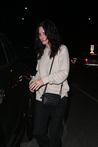 courteney-cox-night-out-at-giorgio-baldi-in-santa-monica-04-17-2024-0.jpg