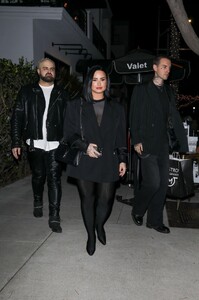 demi-lovato-at-mastro-s-in-los-angeles-03-28-2024-3 (1).jpg