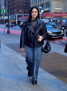 demi-lovato-at-nobu-in-new-york-04-07-2024-3.jpg