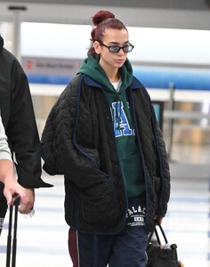 dua-lipa-at-jfk-international-airport-in-new-york-04-22-2024-1.jpg