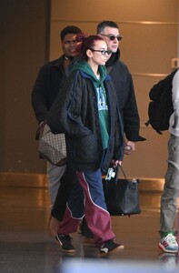 dua-lipa-at-jfk-international-airport-in-new-york-04-22-2024-3.jpg