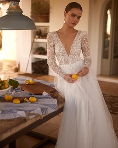 elenamorar_official_431502220_18407440324068863_6829991595162824733_n.jpg