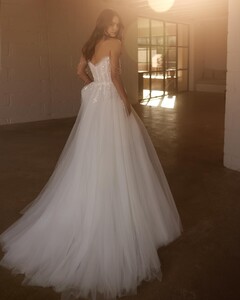 elenamorar_official_434044737_18409846669068863_7141287639667194314_n.jpg