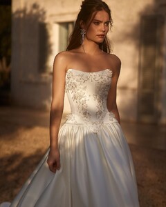 elenamorar_official_437521899_18413431849068863_3513721422872998407_n.jpg