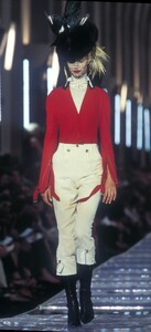 estherDJf99diorHC-20.thumb.jpg.75be213675f1fe192c935598a0b2afa9.jpg
