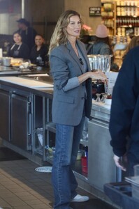 gisele at erewhon la january 11 2024 31.jpeg