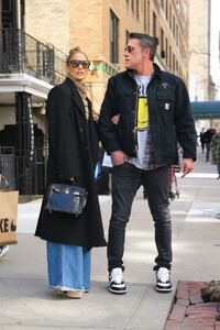 jennifer-lopez-and-ben-affleck-out-in-new-york-03-30-2024-12.jpg