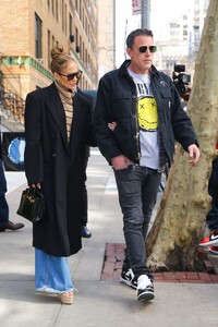 jennifer-lopez-and-ben-affleck-out-in-new-york-03-30-2024-13.jpg