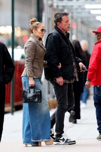 jennifer-lopez-and-ben-affleck-out-in-new-york-03-30-2024-7.jpg