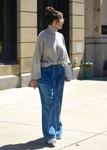 jennifer-lopez-embraces-oversized-denim-trend-with-gucci-jeans-2.jpg