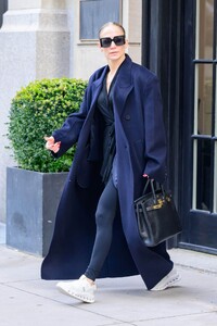 jennifer-lopez-in-all-black-out-in-new-york-04-10-2024-6.jpg