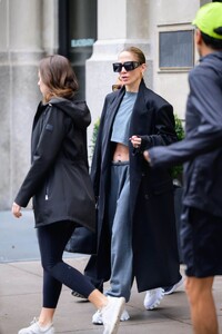 jennifer-lopez-in-casual-outfit-in-new-york-04-12-2024-2.jpg