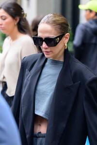 jennifer-lopez-in-casual-outfit-in-new-york-04-12-2024-4.jpg