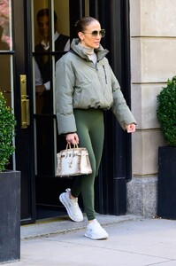 jennifer-lopez-in-sportswear-in-new-york-04-16-2024-0.jpg