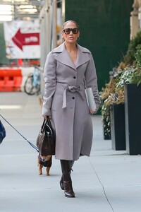 jennifer-lopez-out-in-new-york-03-29-2024-2.jpg