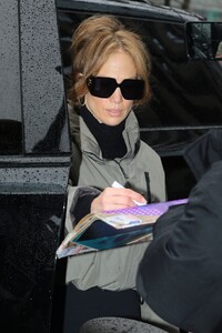 jennifer-lopez-out-in-new-york-04-01-2024-3.jpg