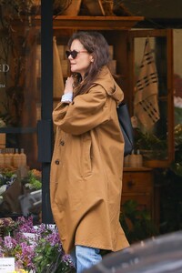 katie-holmes-at-a-retail-store-in-new-york-04-18-2024-1.thumb.jpg.1b94cd5c2e3cfb282a134f43991d4858.jpg