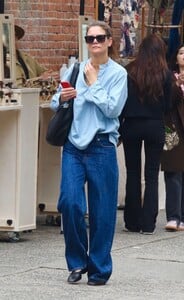 katie-holmes-is-stylish-in-a-shirt-and-jeans-in-manhattan-s-soho-area-04-19-2024-4.jpg