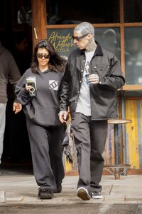 kourtney-kardashian-and-travis-barker-at-pedalars-fork-in-calabasas-03-03-2024-6.jpg