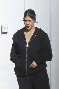 kourtney-kardashian-in-all-black-ensemble-in-la-03-11-2024-0.jpg