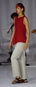 lanais98chalayan-v21.thumb.jpg.5b9d1c13f6da3d7d691af3867f919b17.jpg