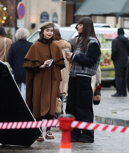 lily-collins-on-the-set-of-emily-in-paris-in-paris-04-02-2024-4.jpg